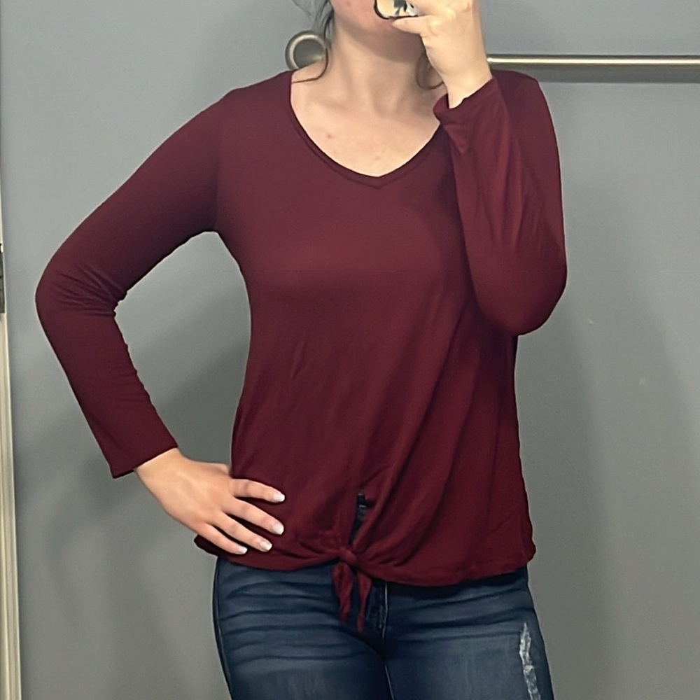 Dark red causal long sleeve shirt with a little tie in front